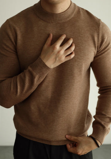 Pull chaud à manches longues à demi-col roulé en modal doux et respectueux de la peau.