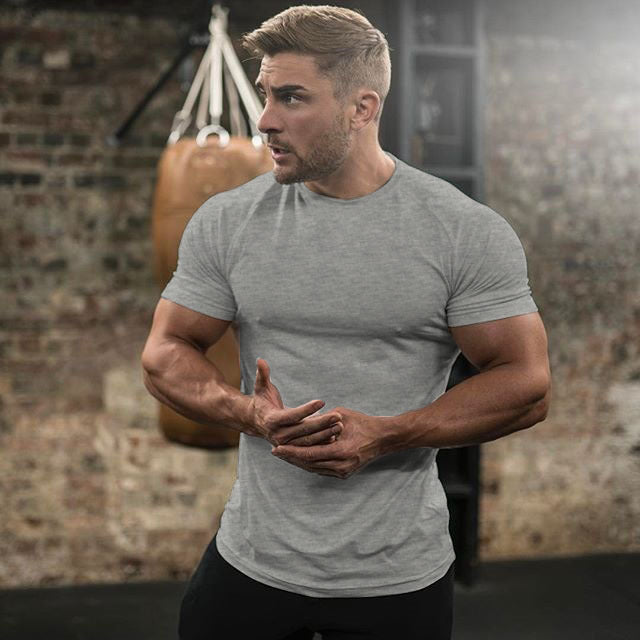 Pure monochrome fitness t-shirt.