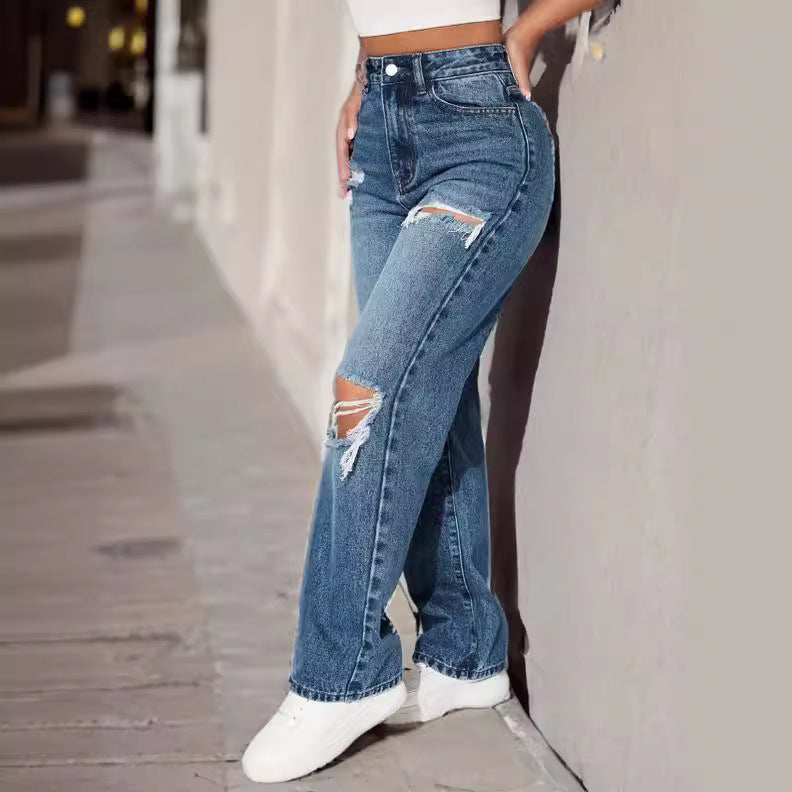 Jeans à la mode déchirés